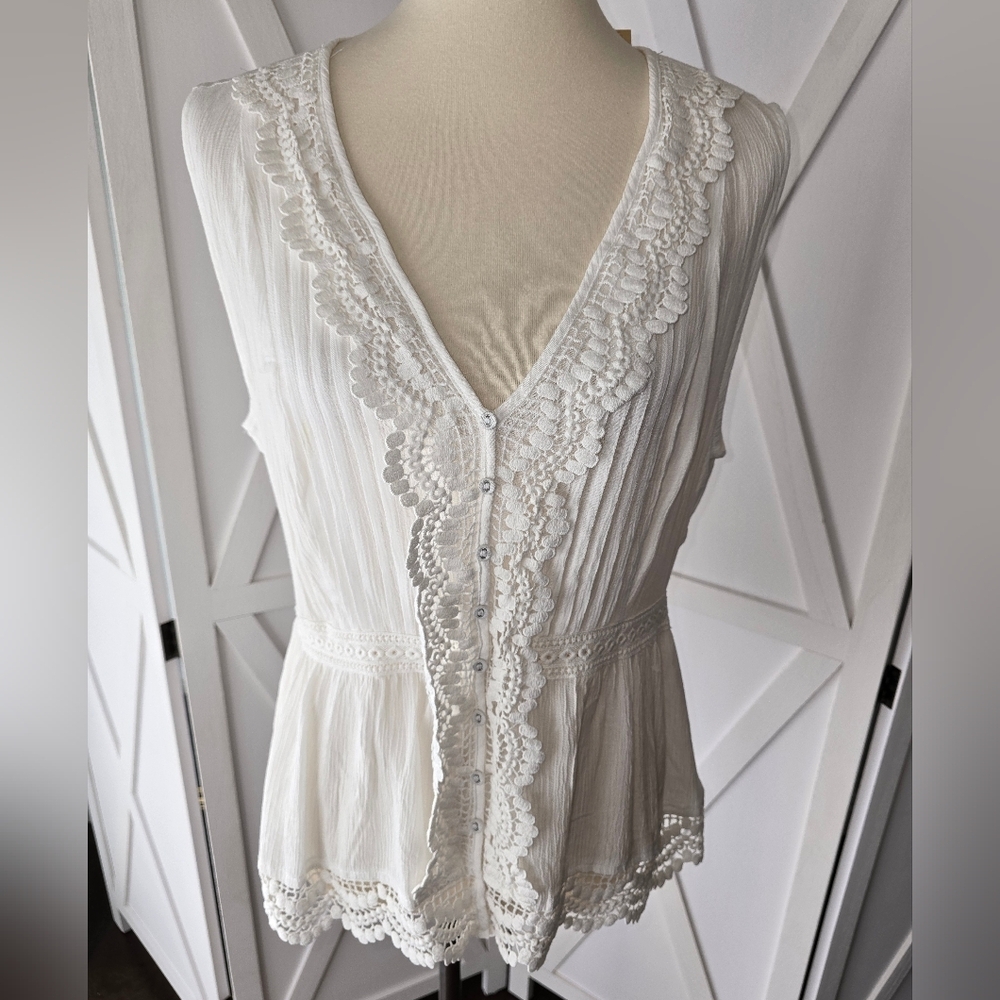 American Rag Juniors' Lace-Trim Sleeveless White Top - Picture 1 of 9